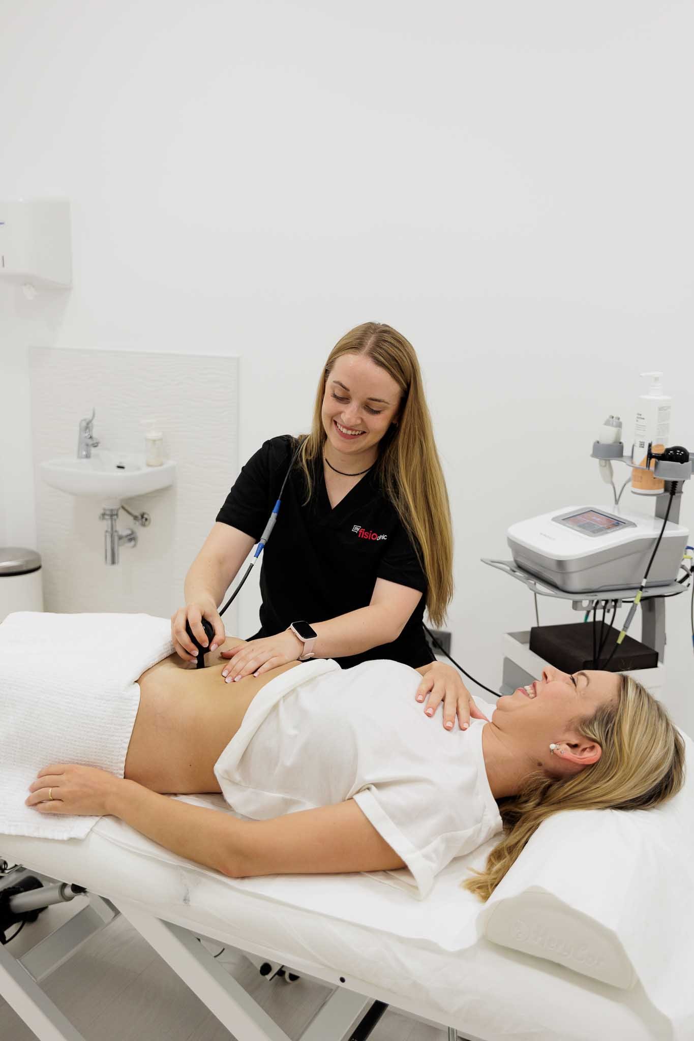 Valoración del abdomen con ecografía durante la recuperación postparto en My Fisio Clinic, Vila-real